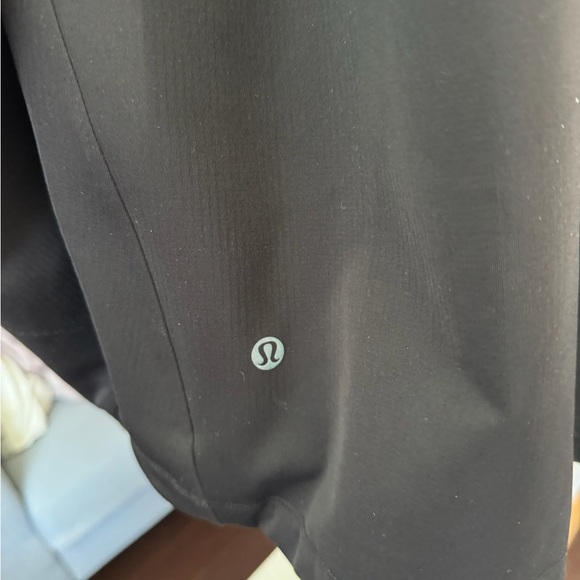 lululemon athletica Men's Black Windbreaker - Picture 7 of 16